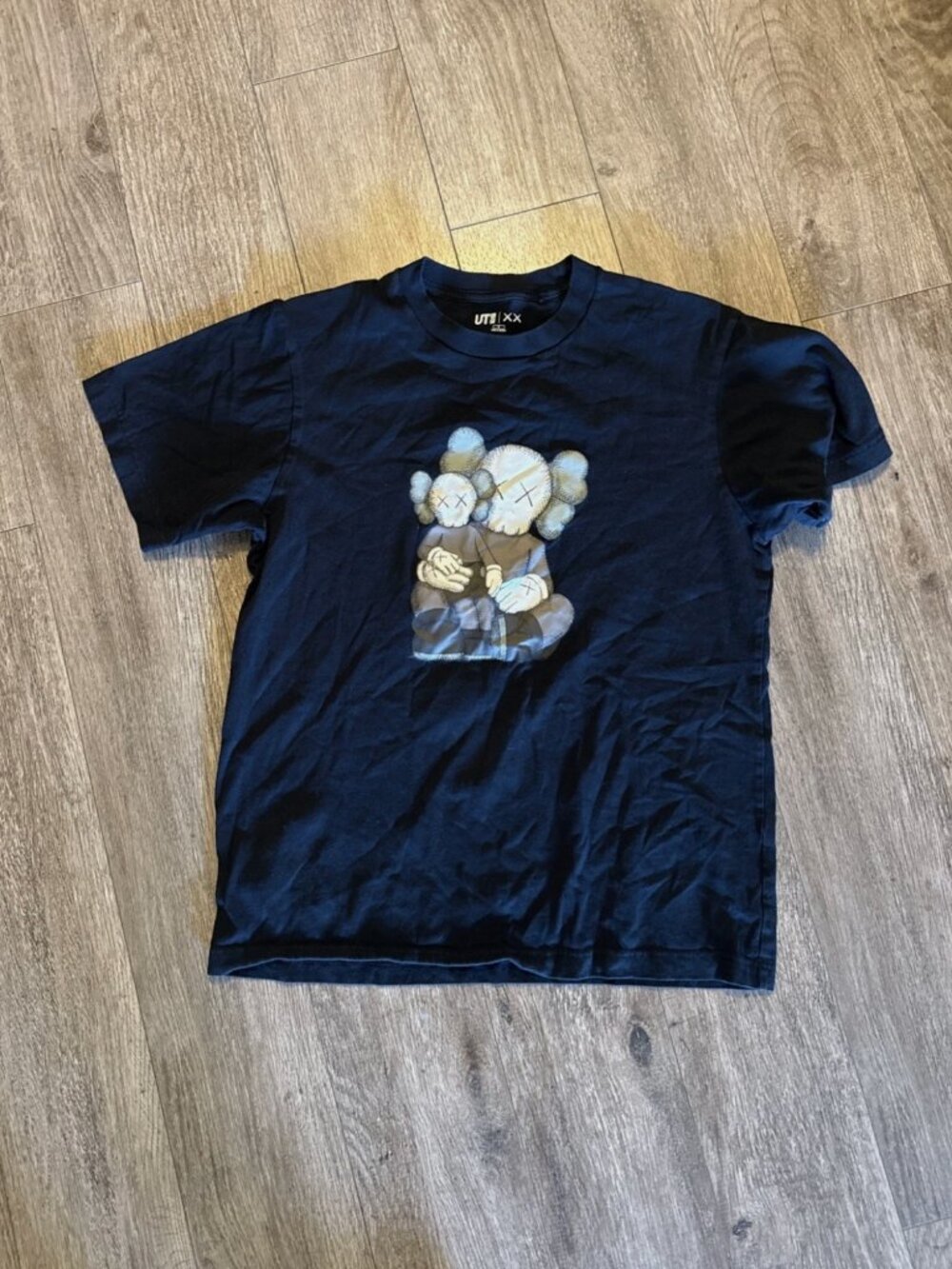 Uniqlo UT x KAWS Companion Graphic T-Shirt Mens Small S Black Short Sleeve